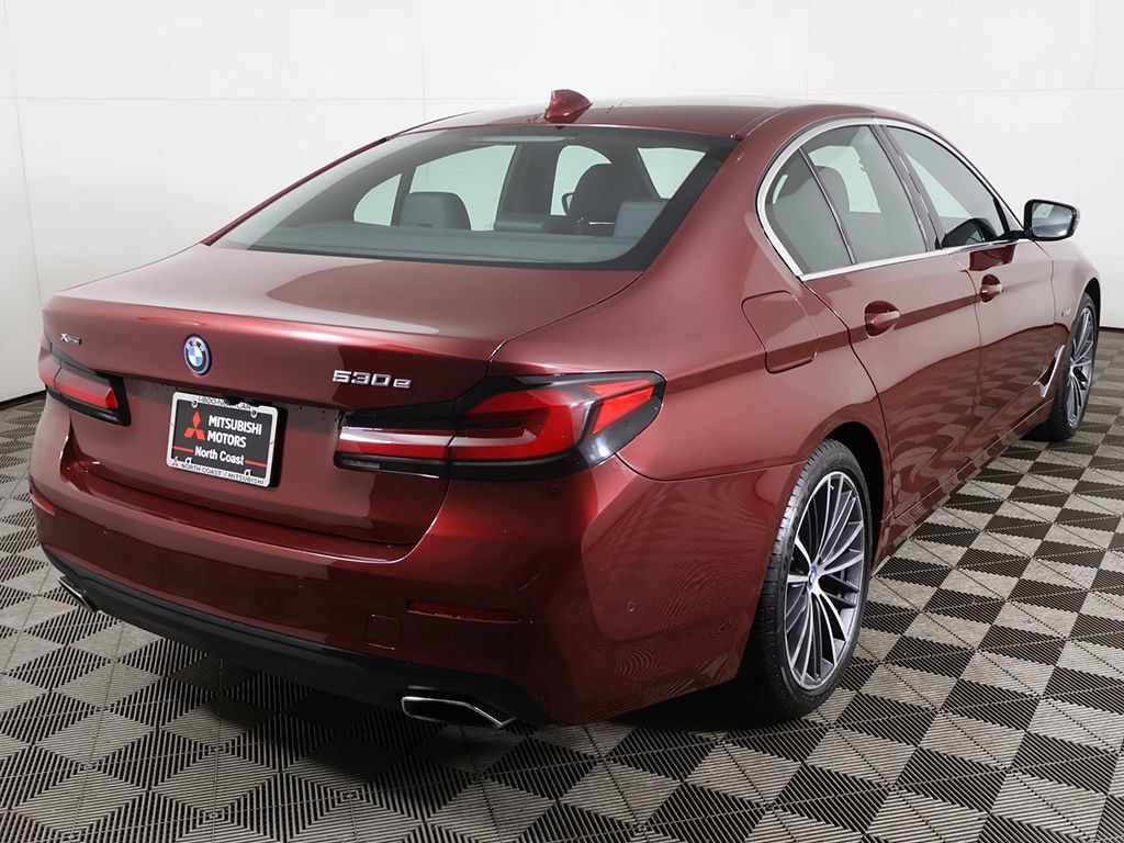 Used 2023 BMW 530e xDrive w/ Convenience Package AWD/4WD image 11