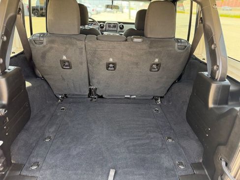 Used 2019 Jeep Wrangler Unlimited Sport S AWD/4WD image 10