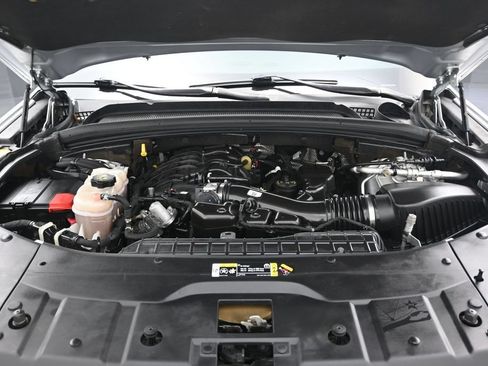 Used 2021 Jeep Grand Cherokee L Limited RWD image 12