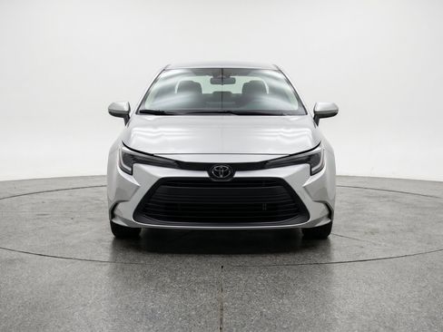 Used 2025 Toyota Corolla LE FWD image 2