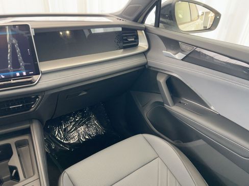New 2026 Volkswagen Tiguan SE R-Line AWD/4WD image 28