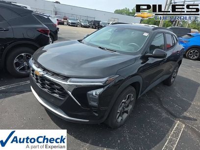 Used 2025 Chevrolet Trax LT w/ Driver Confidence Package