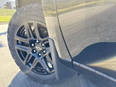 Used 2021 Chevrolet Silverado 1500 LT Trail Boss w/ Convenience Package II image 12