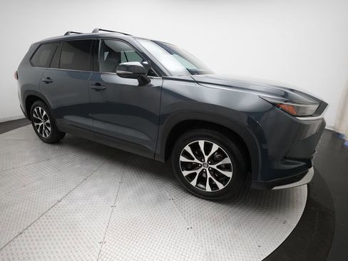 Used 2024 Toyota Grand Highlander AWD Hybrid image 35