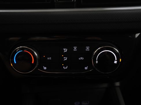 Used 2025 Chevrolet TrailBlazer LT w/ LT Cold Weather Package AWD/4WD image 27