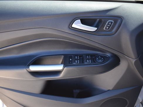 Used 2019 Ford Escape SE image 20