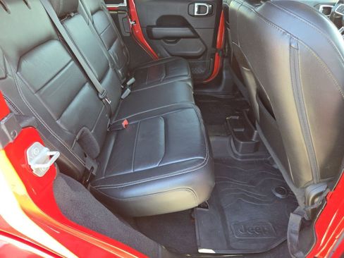 Used 2018 Jeep Wrangler Unlimited Sahara image 23