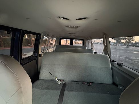Used 2006 Ford E-150 and Econoline 150 Wagon image 9