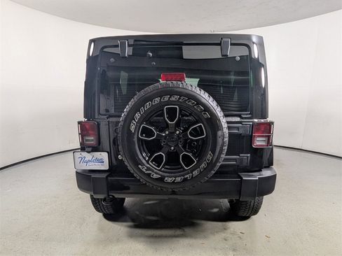 Used 2018 Jeep Wrangler Unlimited Sahara image 6