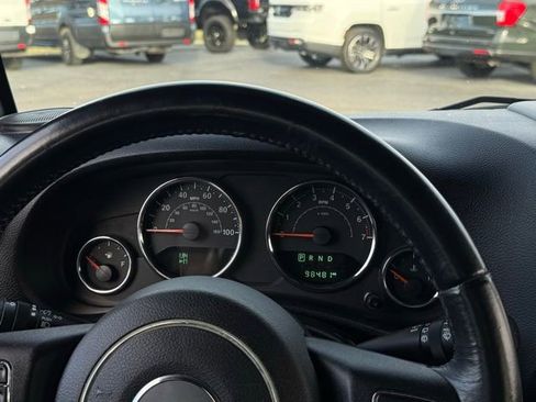 Used 2016 Jeep Wrangler Unlimited Sahara w/ Connectivity Group image 8