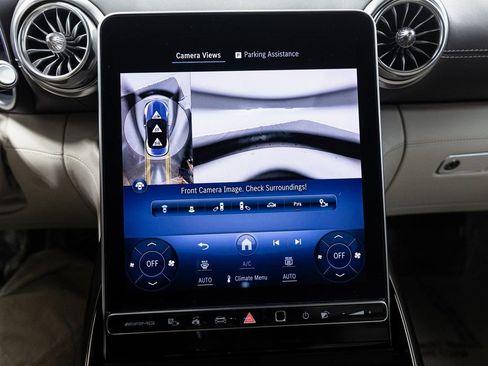 Used 2022 Mercedes-Benz SL 55 AMG 4MATIC w/ Driver Assistance Package image 22
