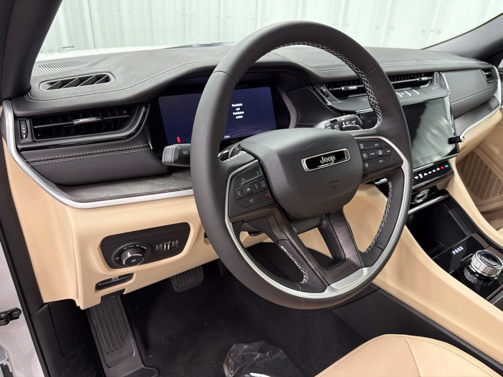 New 2026 Jeep Grand Cherokee Limited w/ Limited Altitude Package RWD image 14