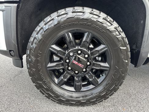 Used 2024 GMC Sierra 2500 AT4 w/ AT4 Premium Plus Package AWD/4WD image 13