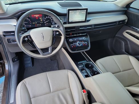 Used 2022 Lincoln Corsair FWD w/ Premium Package image 14