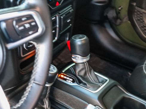 Used 2022 Jeep Wrangler Unlimited Sahara image 21