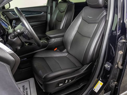 Used 2020 Cadillac XT5 Premium Luxury w/ LPO, Floor Liner Package AWD/4WD image 24