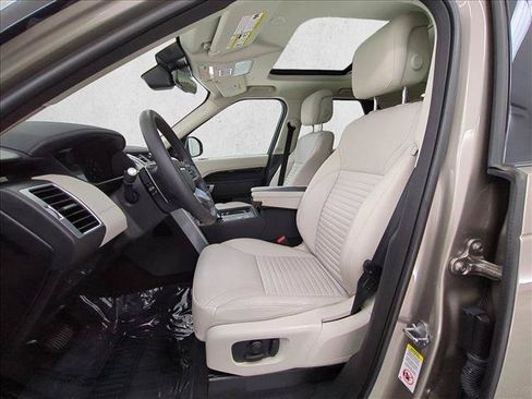 Certified 2026 Land Rover Discovery S AWD/4WD image 17