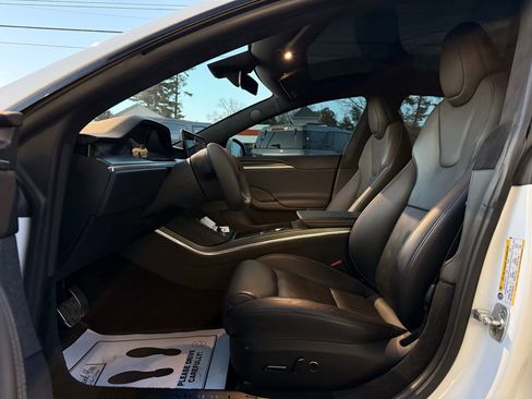 Used 2021 Tesla Model S Plaid image 40