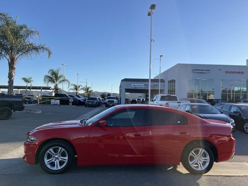 Used 2020 Dodge Charger SXT w/ Driver Convenience Group image 5