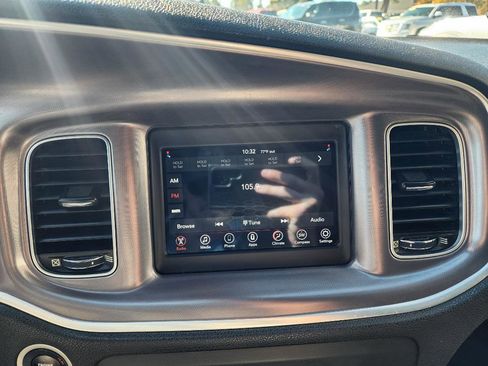 Used 2019 Dodge Charger SXT image 16