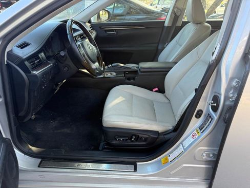 Used 2013 Lexus ES 350 w/ Luxury Pkg FWD image 46