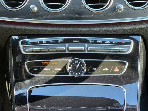 Used 2017 Mercedes-Benz E 300 image 28
