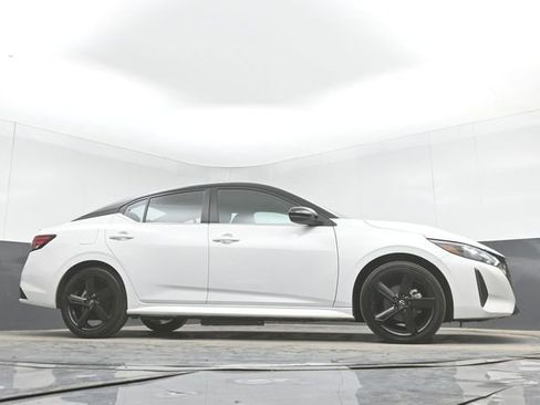 Used 2024 Nissan Sentra SR w/ Lighting Package FWD image 45