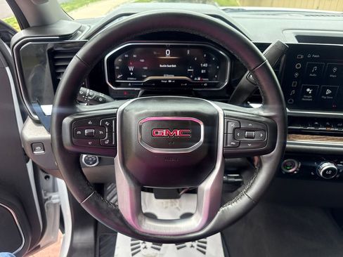 Used 2024 GMC Sierra 1500 Elevation AWD/4WD image 16