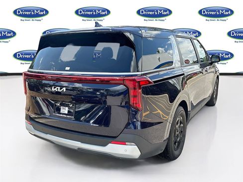 Used 2025 Kia Carnival FWD image 7