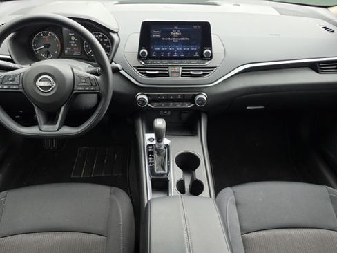 Certified 2025 Nissan Altima 2.5 S FWD image 7