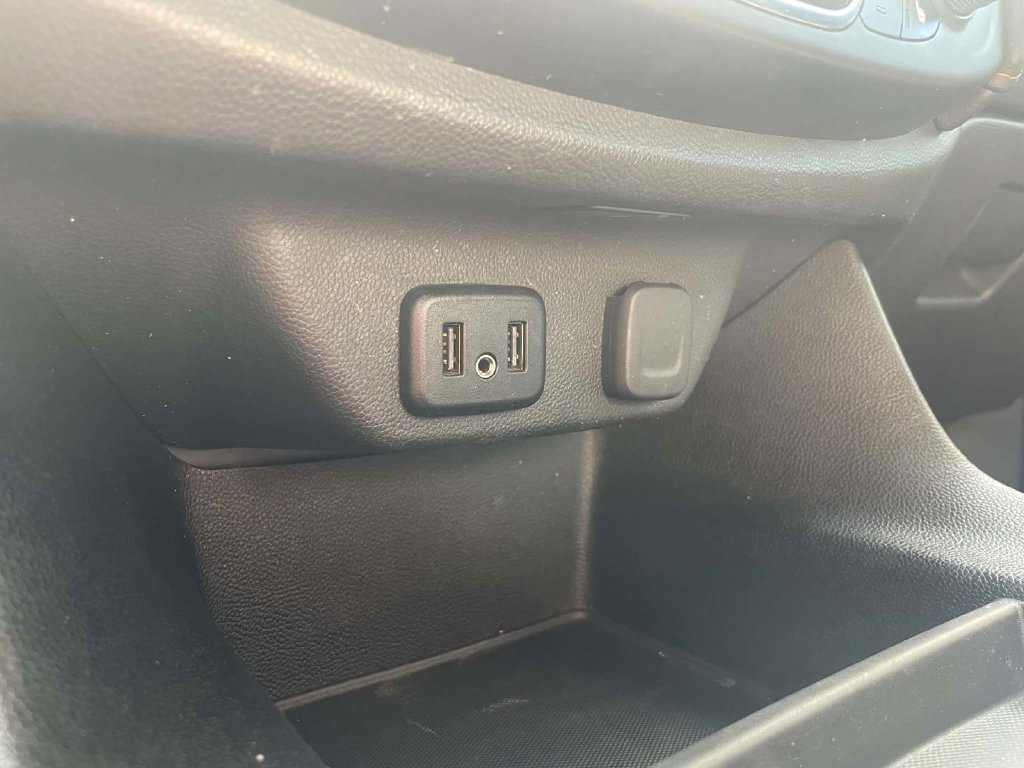 Used 2021 Chevrolet Traverse LT FWD image 11