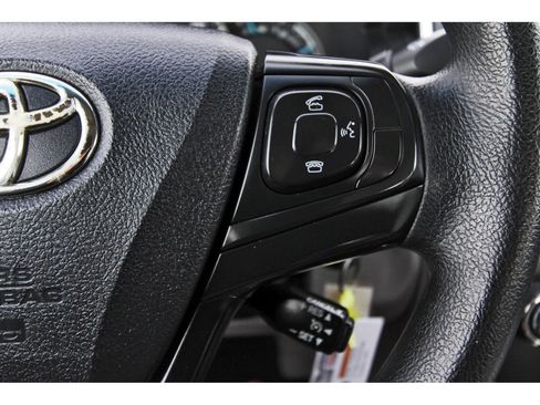 Used 2015 Toyota Camry LE FWD image 18