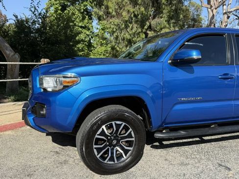 Used 2016 Toyota Tacoma 4x4 Double Cab image 4