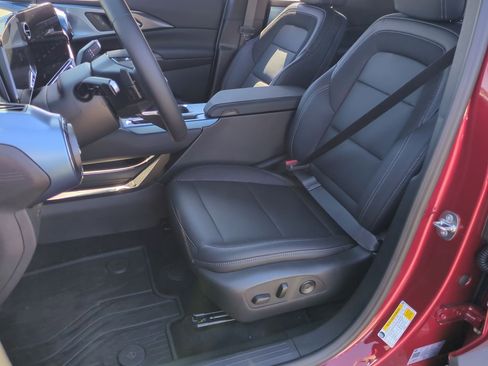 New 2026 Chevrolet Equinox EV LT w/ LPO, All-Weather Mat Package image 18