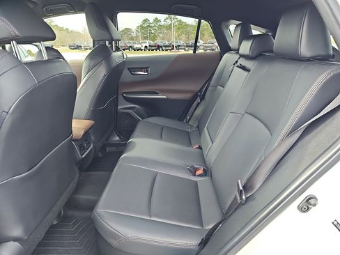 Used 2021 Toyota Venza XLE w/ Softex Package image 14