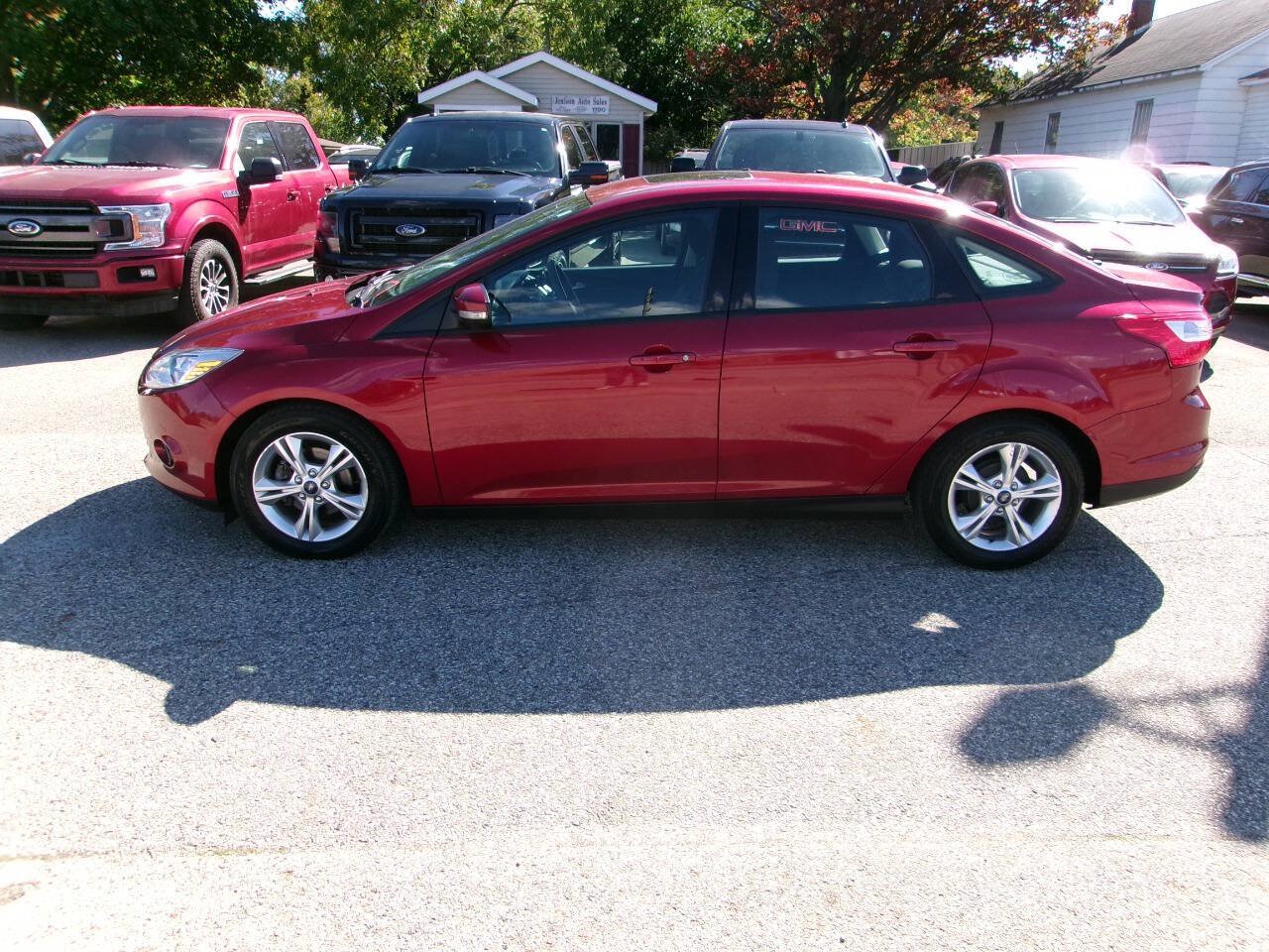 Used 2014 Ford Focus SE FWD image 2