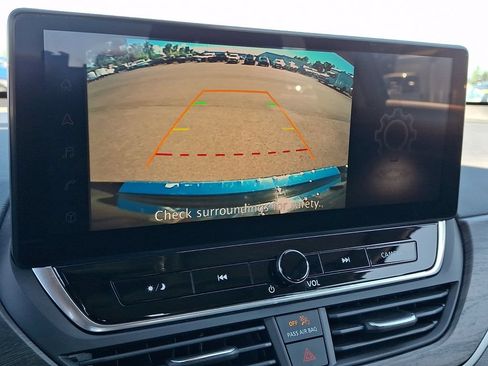Certified 2023 Nissan Altima 2.5 SV w/ SV Premium Package FWD image 18