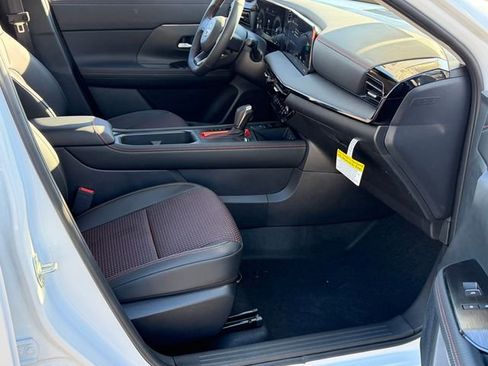 New 2026 Nissan Kicks SR w/ Cold Weather Package FWD image 25