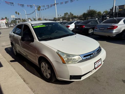Used 2011 Ford Focus S image 4