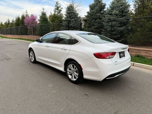 Used 2015 Chrysler 200 Limited w/ Convenience Group image 3