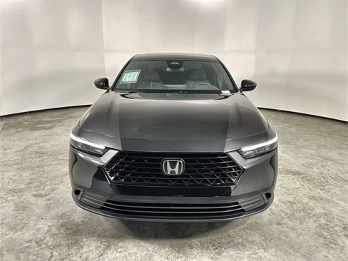 Used 2024 Honda Accord Sport image 3