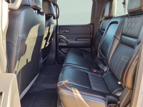 Used 2023 Nissan Frontier PRO-4X w/ Pro-4X Premium Package image 11