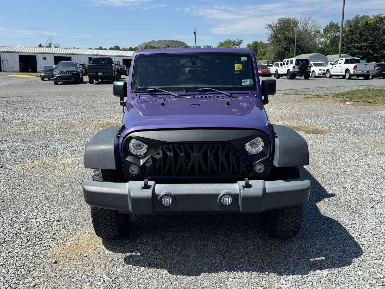 Used 2018 Jeep Wrangler Unlimited Rubicon w/ Connectivity Group AWD/4WD image 25