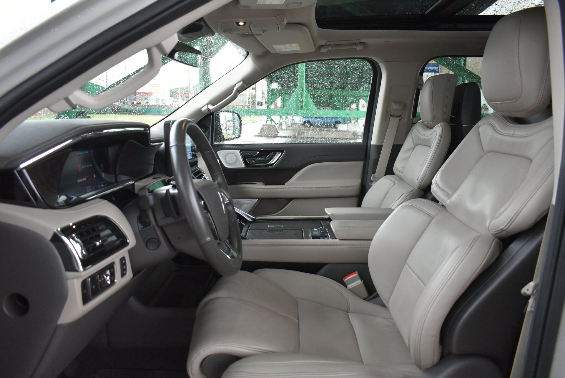Used 2024 Lincoln Navigator Reserve AWD/4WD image 15