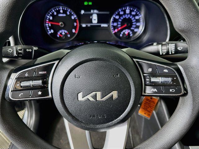 Certified 2024 Kia Forte LXS FWD image 11