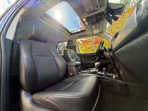Used 2023 Toyota 4Runner TRD Off-Road Premium w/ Off Road Premium Plus Package AWD/4WD image 13