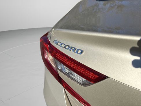 Used 2018 Honda Accord LX image 23