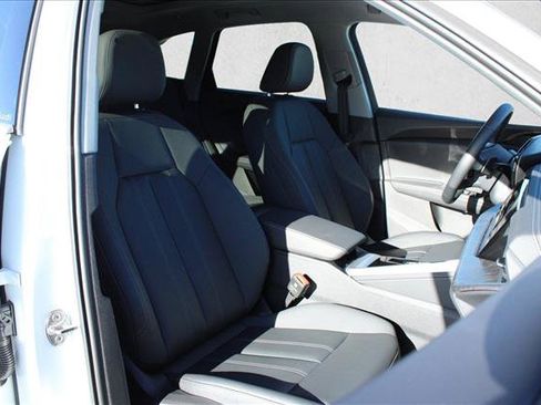 Certified 2025 Audi Q5 Premium w/ Convenience Package AWD/4WD image 29