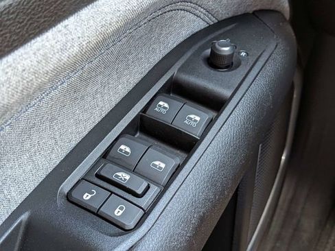 Used 2022 Jeep Compass Latitude FWD image 22