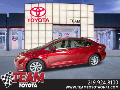 Used 2025 Toyota Corolla LE FWD image 1